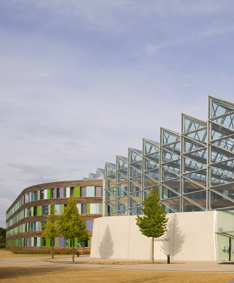 Bild zeigt die Außenansicht des Umweltbundesamtes in Dessau